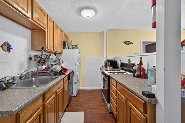 445 Walnut Ave, Boston, MA 02130