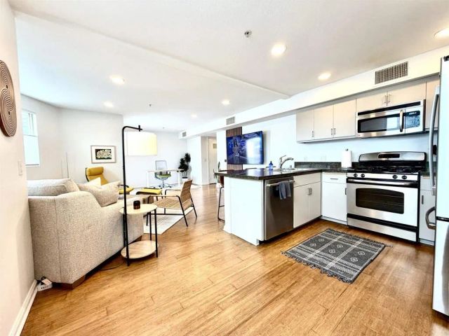 687 S Coast Highway 101 308, Encinitas, CA 92024