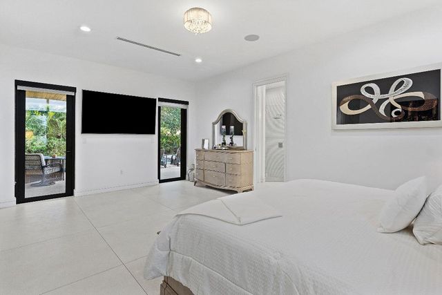 1801 N Lakeside Drive, Lake Worth Beach, FL 33460