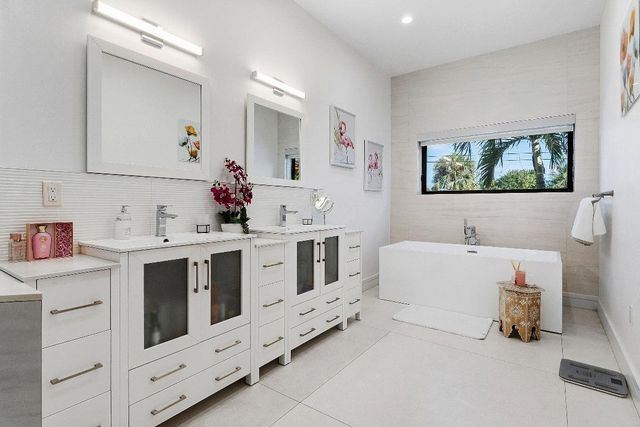 1801 N Lakeside Drive, Lake Worth Beach, FL 33460