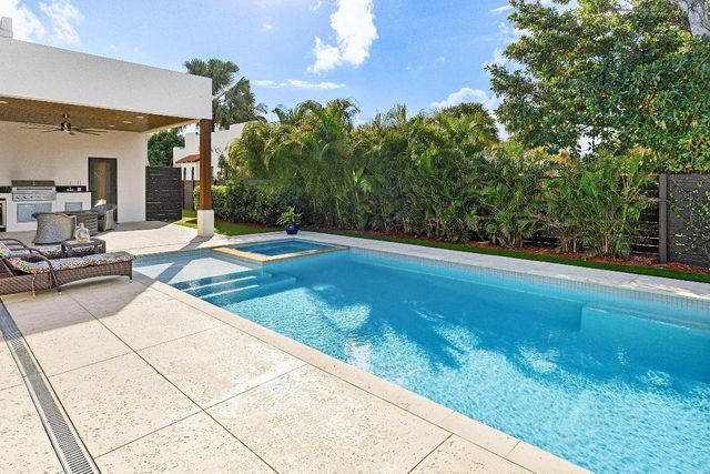 1801 N Lakeside Drive, Lake Worth Beach, FL 33460