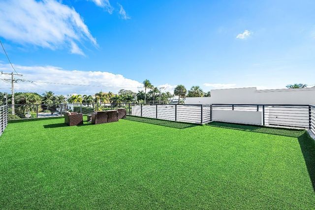 1801 N Lakeside Drive, Lake Worth Beach, FL 33460