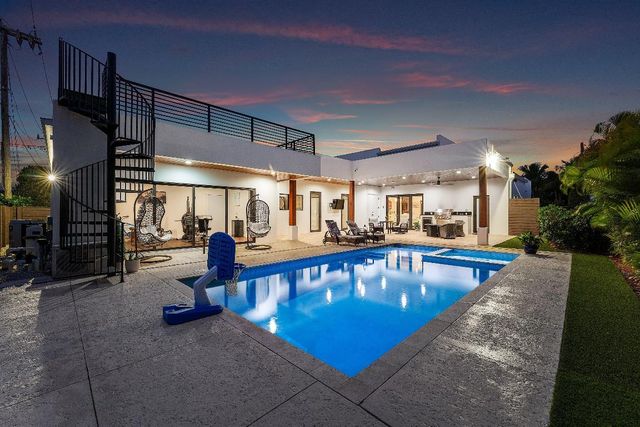 1801 N Lakeside Drive, Lake Worth Beach, FL 33460