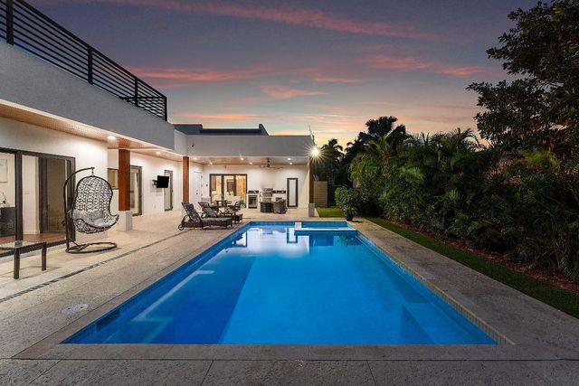 1801 N Lakeside Drive, Lake Worth Beach, FL 33460