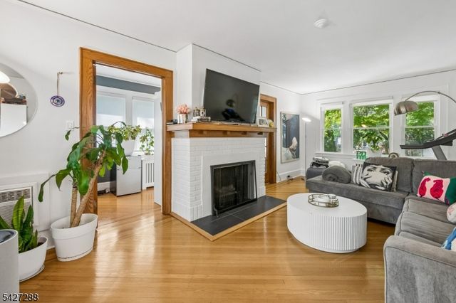 58 Plymouth Ave, Maplewood Twp., NJ 07040