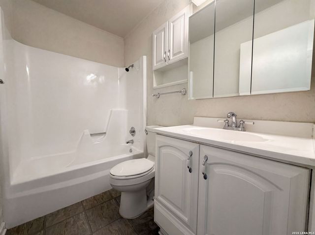 8023 SHADOW FRST, San Antonio, TX 78239