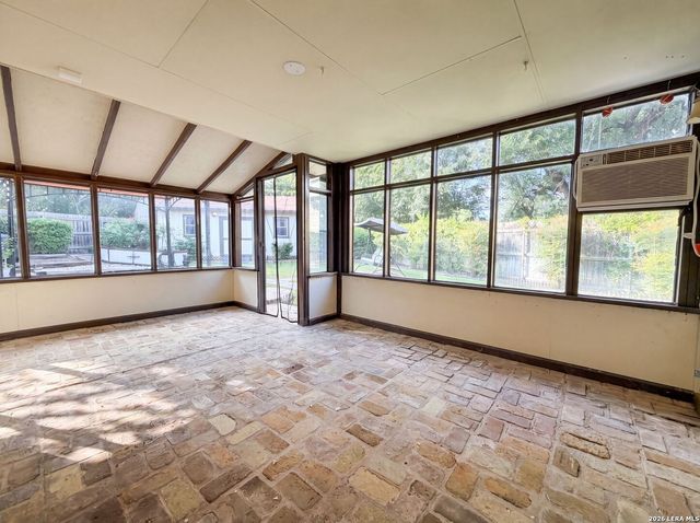 8023 SHADOW FRST, San Antonio, TX 78239