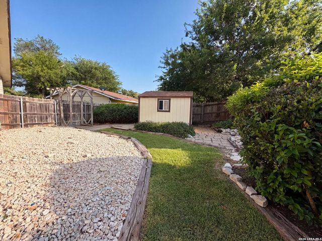 8023 SHADOW FRST, San Antonio, TX 78239