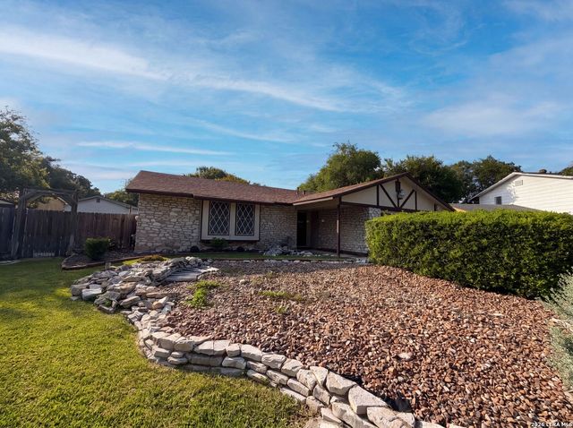 8023 SHADOW FRST, San Antonio, TX 78239