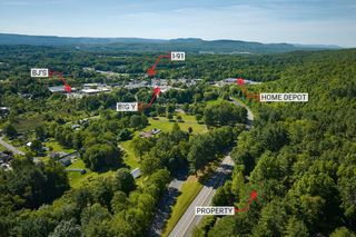 414 Mohawk Trl, Greenfield, MA 01301