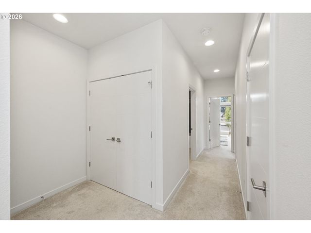 2742 Se 28TH Ave, Portland, OR 97202