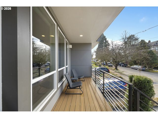 2742 Se 28TH Ave, Portland, OR 97202