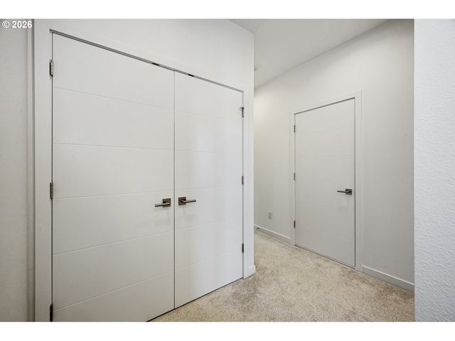 2742 Se 28TH Ave, Portland, OR 97202