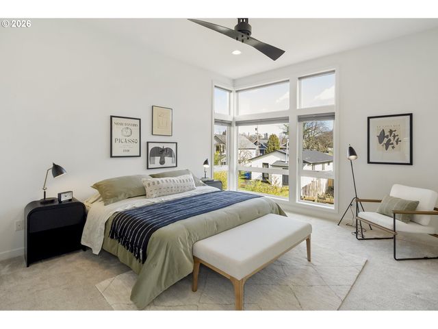 2742 Se 28TH Ave, Portland, OR 97202