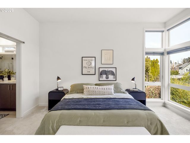 2742 Se 28TH Ave, Portland, OR 97202