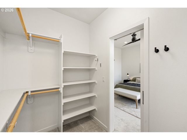 2742 Se 28TH Ave, Portland, OR 97202