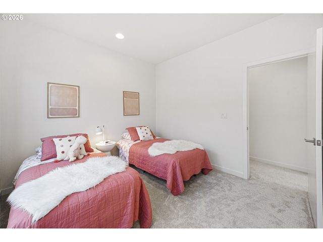 2742 Se 28TH Ave, Portland, OR 97202