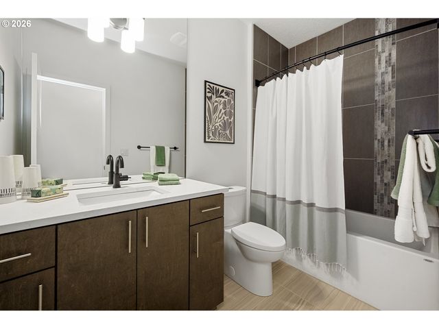 2742 Se 28TH Ave, Portland, OR 97202