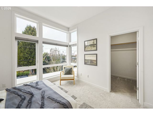 2742 Se 28TH Ave, Portland, OR 97202