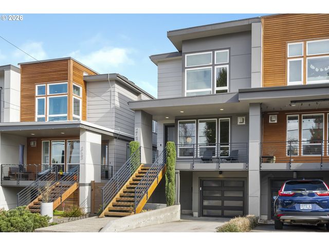2742 Se 28TH Ave, Portland, OR 97202