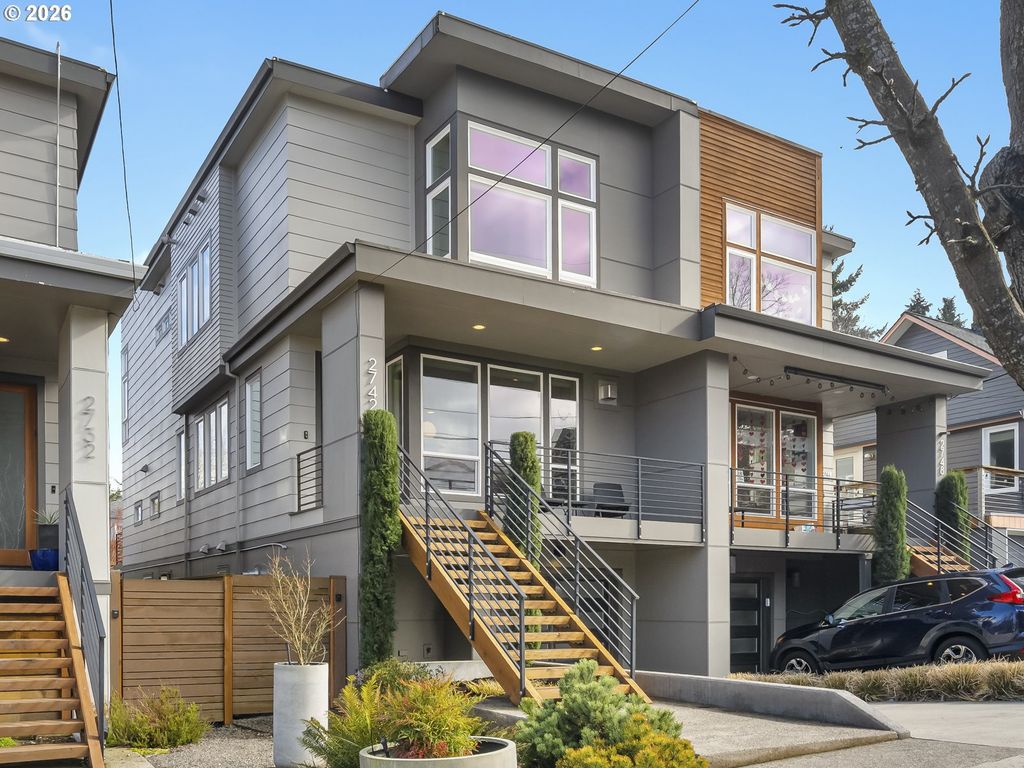 2742 Se 28TH Ave, Portland, OR 97202