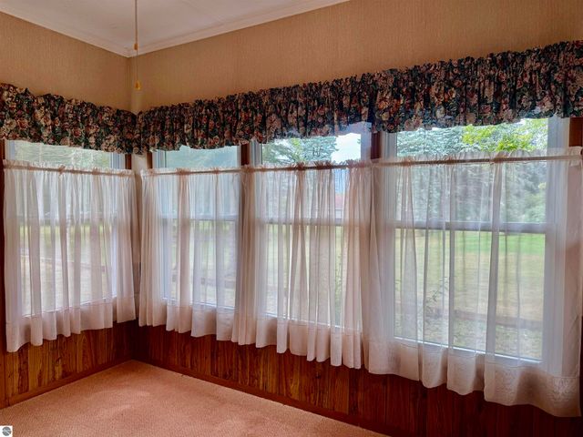 445 Yale Avenue, Alma, MI 48801