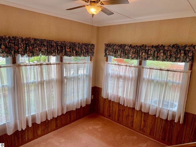 445 Yale Avenue, Alma, MI 48801