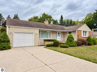 445 Yale Avenue, Alma, MI 48801