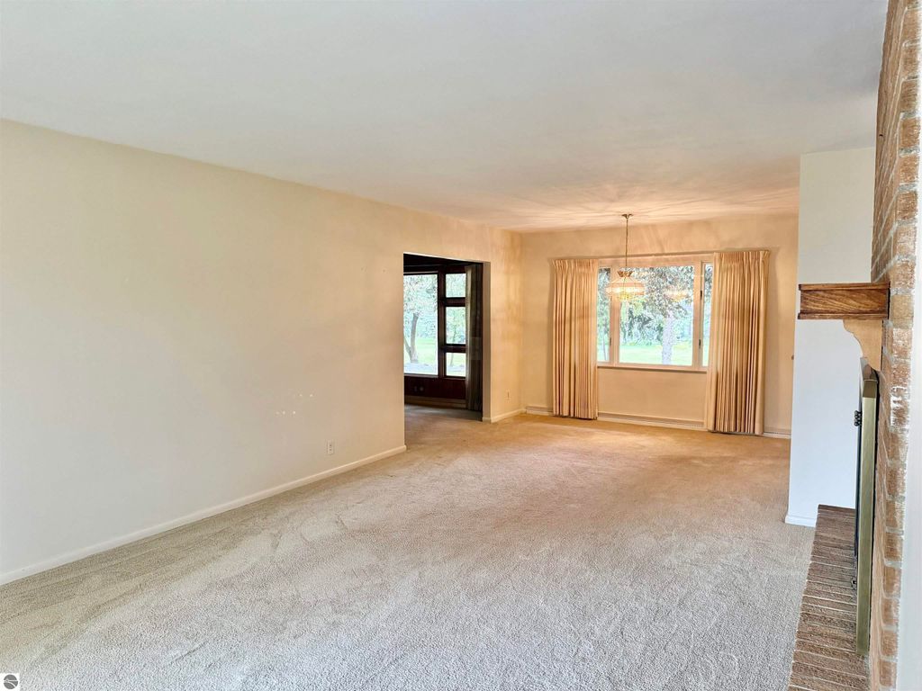 Image 13 of property listing at 445 Yale Avenue, Alma, MI 48801