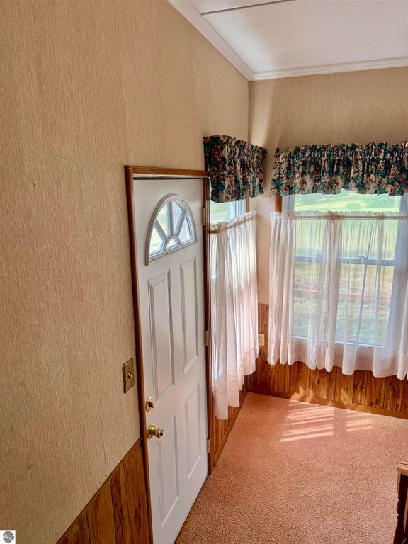 Image 25 of property listing at 445 Yale Avenue, Alma, MI 48801