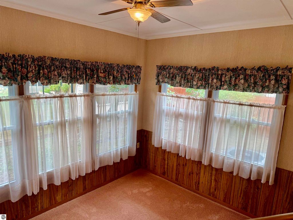 Image 28 of property listing at 445 Yale Avenue, Alma, MI 48801