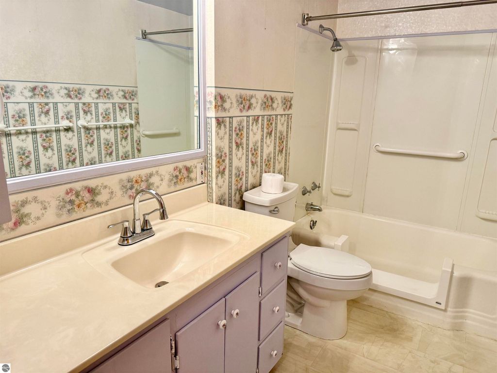 Image 29 of property listing at 445 Yale Avenue, Alma, MI 48801