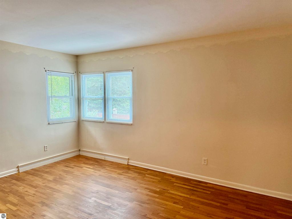 Image 33 of property listing at 445 Yale Avenue, Alma, MI 48801