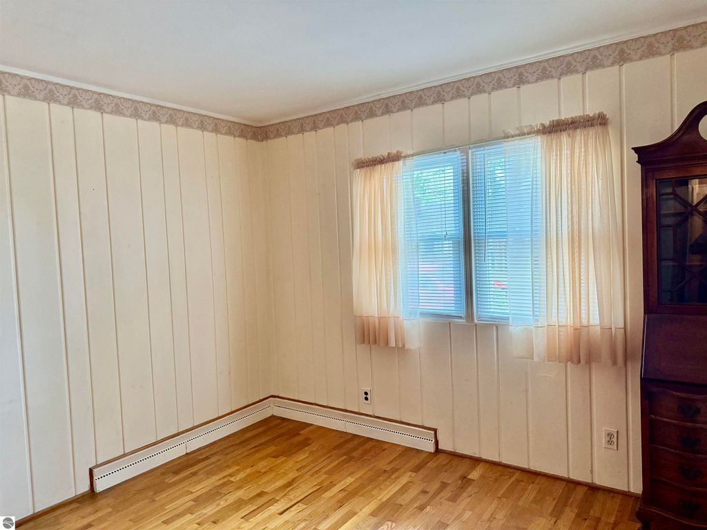 Image 38 of property listing at 445 Yale Avenue, Alma, MI 48801