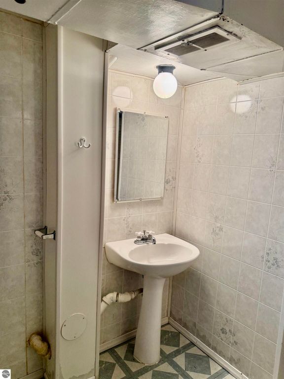 Image 48 of property listing at 445 Yale Avenue, Alma, MI 48801