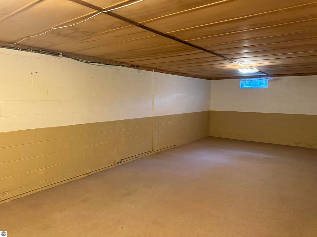Image 52 of property listing at 445 Yale Avenue, Alma, MI 48801