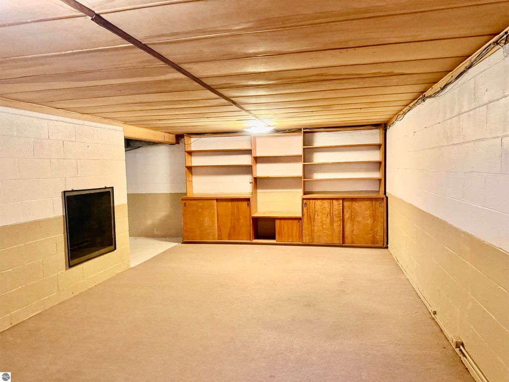 Image 54 of property listing at 445 Yale Avenue, Alma, MI 48801
