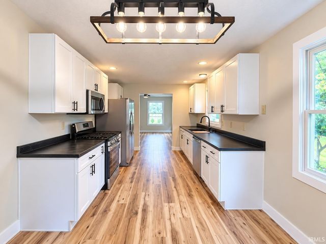 1407 S 9th Street, Goshen, IN 46526