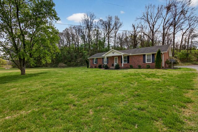 832 New Shackle Island Rd, Hendersonville, TN 37075