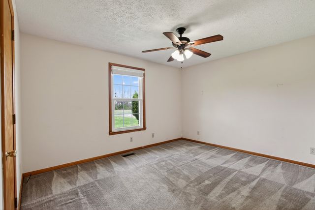 832 New Shackle Island Rd, Hendersonville, TN 37075