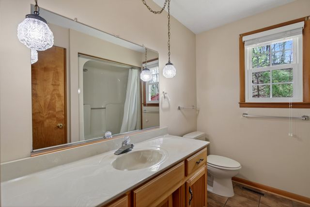 832 New Shackle Island Rd, Hendersonville, TN 37075