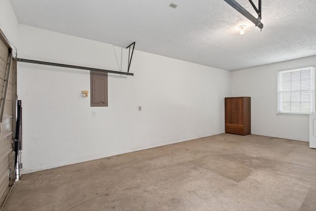 832 New Shackle Island Rd, Hendersonville, TN 37075