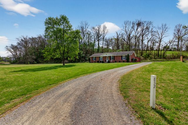 832 New Shackle Island Rd, Hendersonville, TN 37075