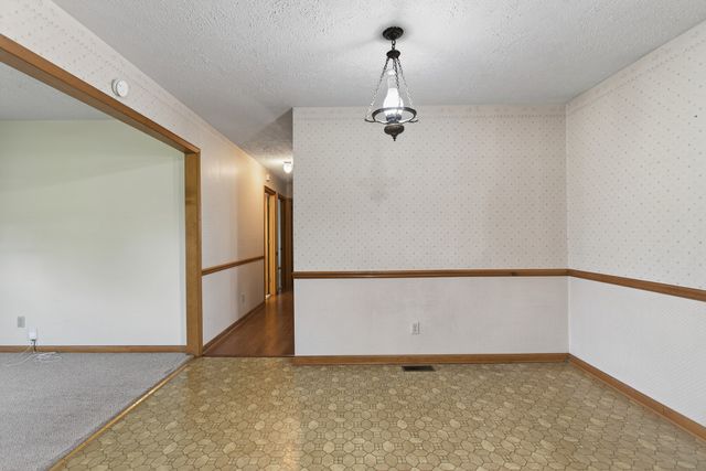 832 New Shackle Island Rd, Hendersonville, TN 37075