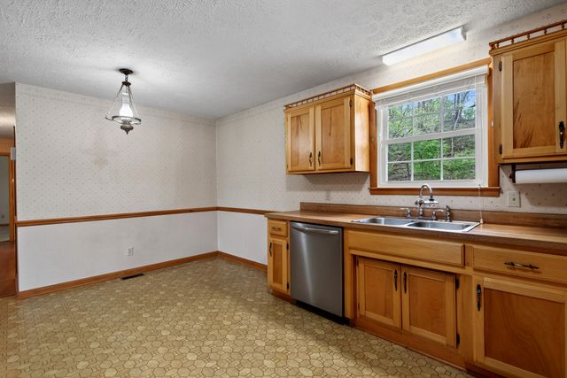 832 New Shackle Island Rd, Hendersonville, TN 37075