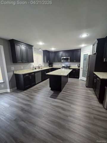 22262 BRYWOOD, Clinton Charter Township, MI 48036