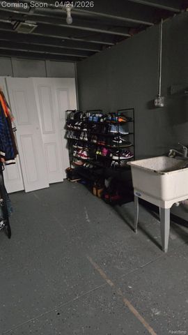 22262 BRYWOOD, Clinton Charter Township, MI 48036
