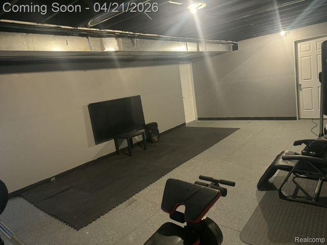 22262 BRYWOOD, Clinton Charter Township, MI 48036