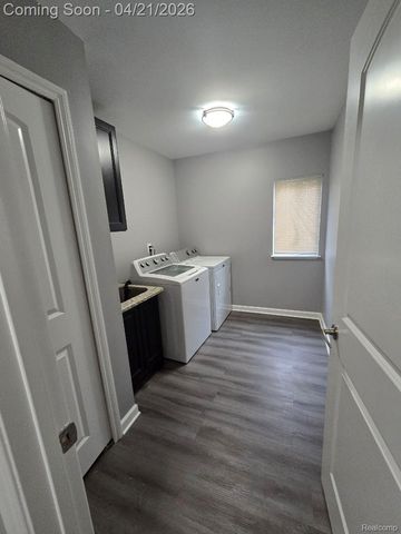 22262 BRYWOOD, Clinton Charter Township, MI 48036