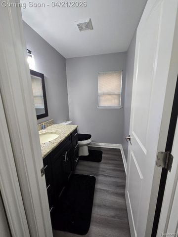 22262 BRYWOOD, Clinton Charter Township, MI 48036